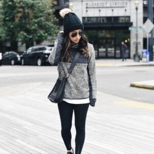 Abercrombie asymmetrical snap fleece xs